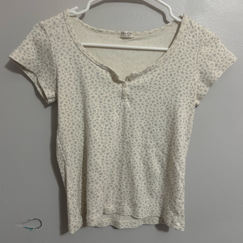 Brandy Melville Cream Floral Short Sleeve Tee